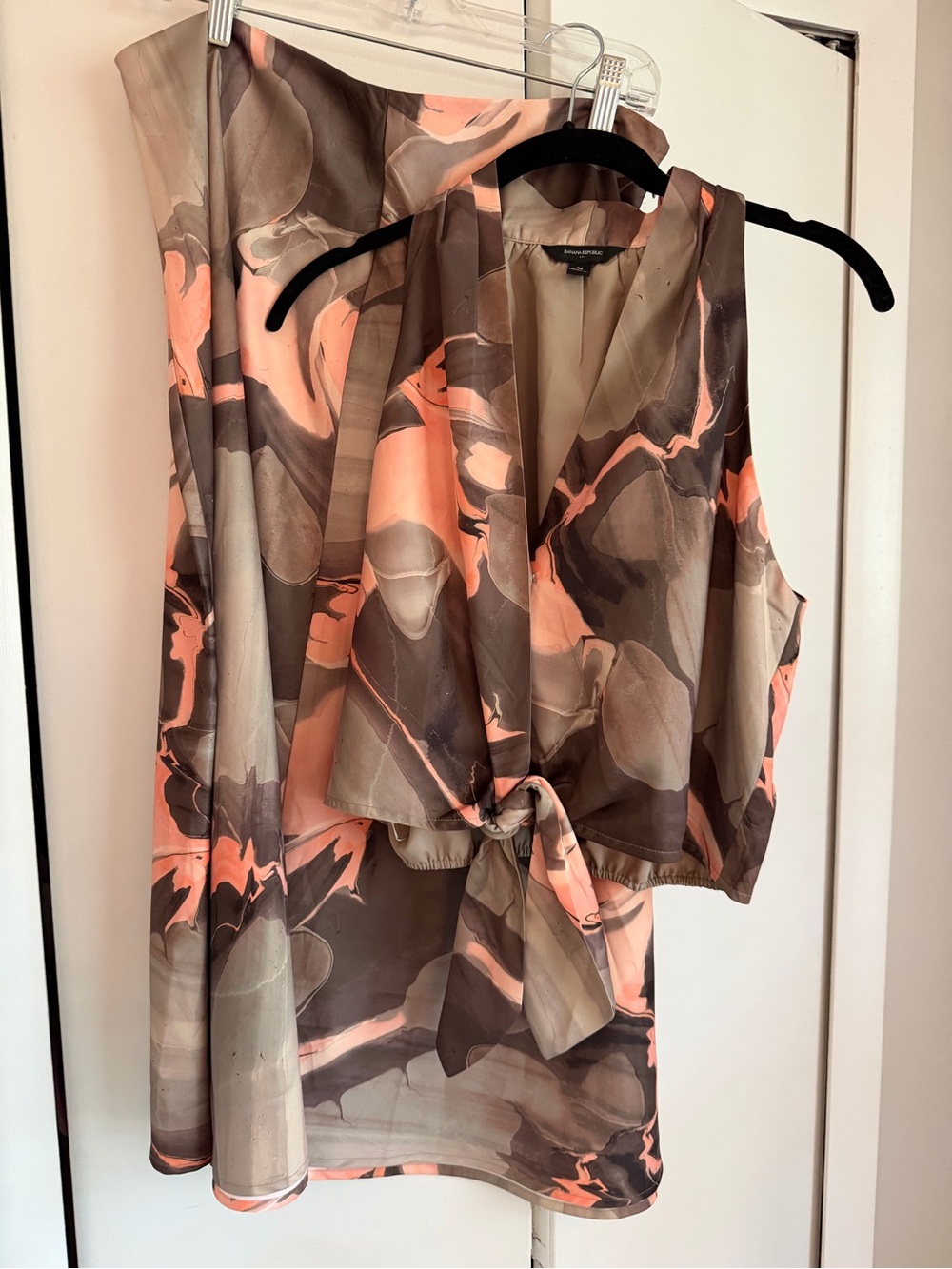 Banana republic Sleeveless Tie-Front Top and midi skirt in Peach and Taupe